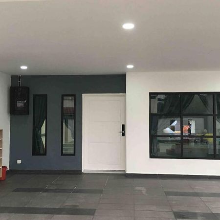 Villa 22Pax :Taman Pelangi Party House Nearby Midvelly Johor Bahru Esterno foto