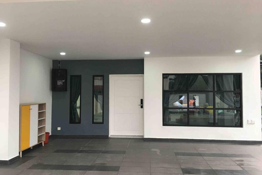 Villa 22Pax :Taman Pelangi Party House Nearby Midvelly Johor Bahru Esterno foto