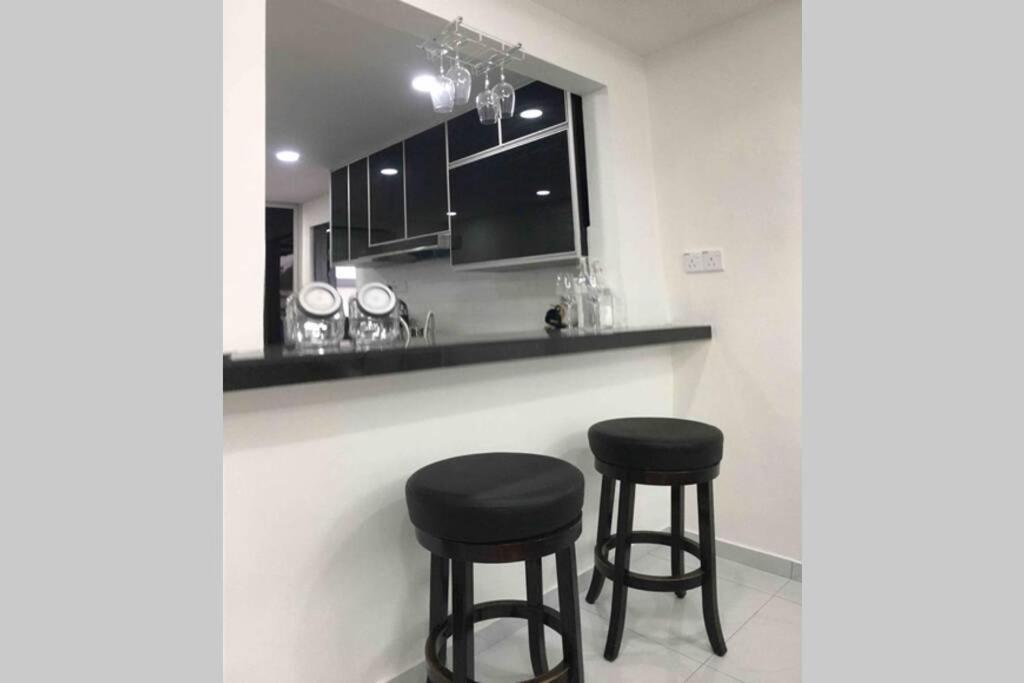 Villa 22Pax :Taman Pelangi Party House Nearby Midvelly Johor Bahru Esterno foto