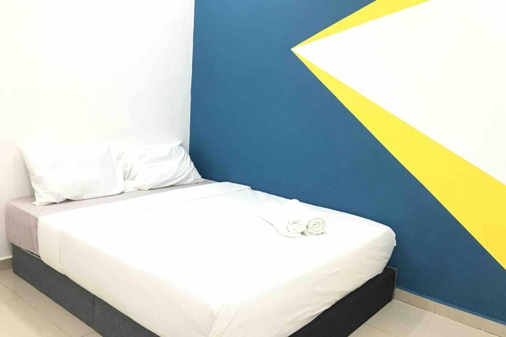 Villa 22Pax :Taman Pelangi Party House Nearby Midvelly Johor Bahru Esterno foto